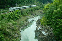 新しい車輌のこうのとり