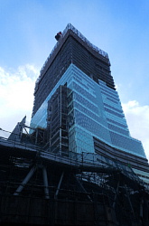 建設途中のあべのハルカス