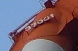 巻上定格荷重３７００ｔ