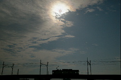 金環食の瞬間やってきたチン電