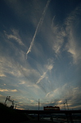 飛行機雲が印象的