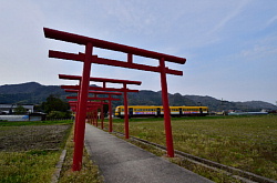 稲生神社と３０００系