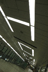 大阪市地下鉄本町駅の天井