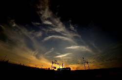 夕焼け空とモ161形